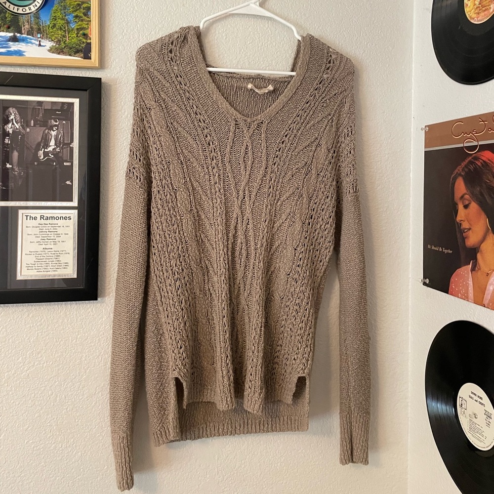 Women's Hollister tan Knit Sweater